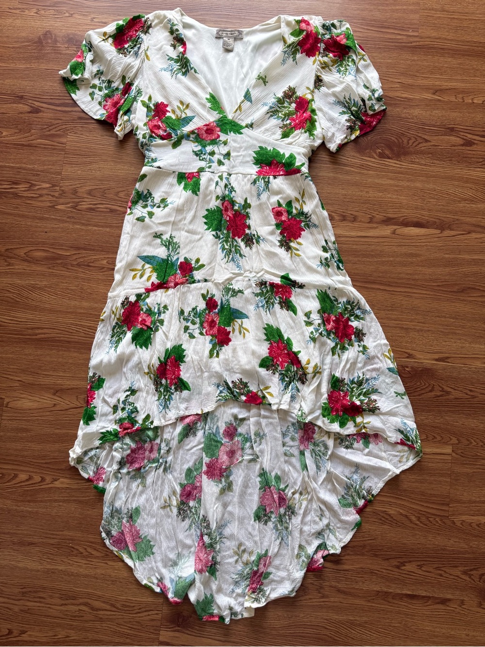 Flying Tomato White Floral V-Neck Tiered High-Low Flutter Sleeve Womens Dress M
